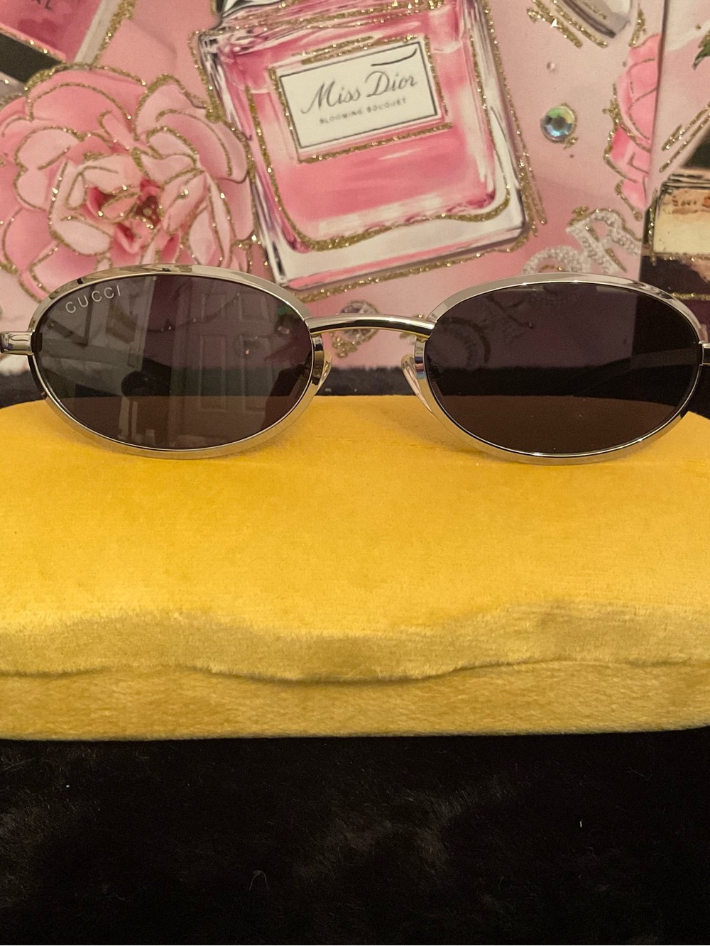 NWOT Gucci Oval Sunglasses
